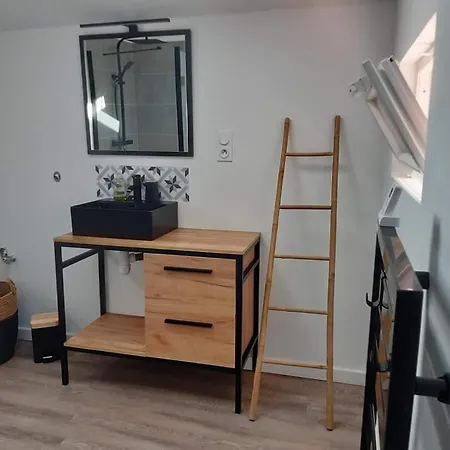 Au Bocage Parfume La Cigaline بيت للعطل *